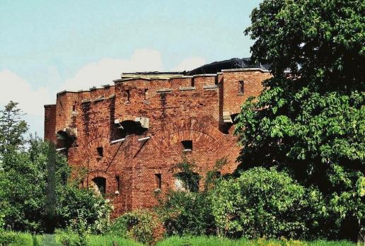 Fort Benedykta kiedyś - obecnie całkowicie skryty, Magdalena