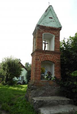 Pluski - kapliczka, Joanna