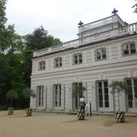 tzw. Biały Domek, allie