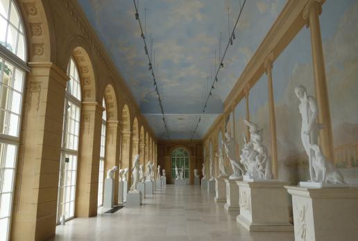 Galeria Rzeżby w Starej Pomarańczarni, allie