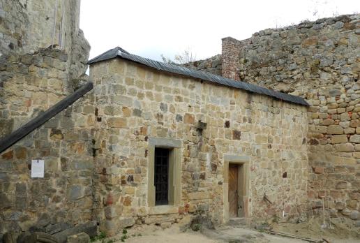 zamek Kamieniec w Korczynie-Odrzykoniu, mur graniczny, Joanna