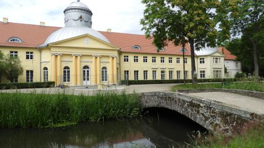Milicz, pałac Maltzanów, Joanna