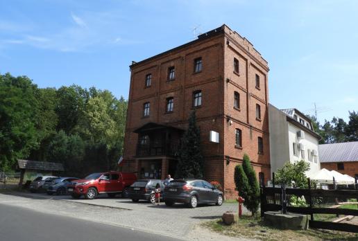 Niesułowice, W Starym Młynie, Joanna